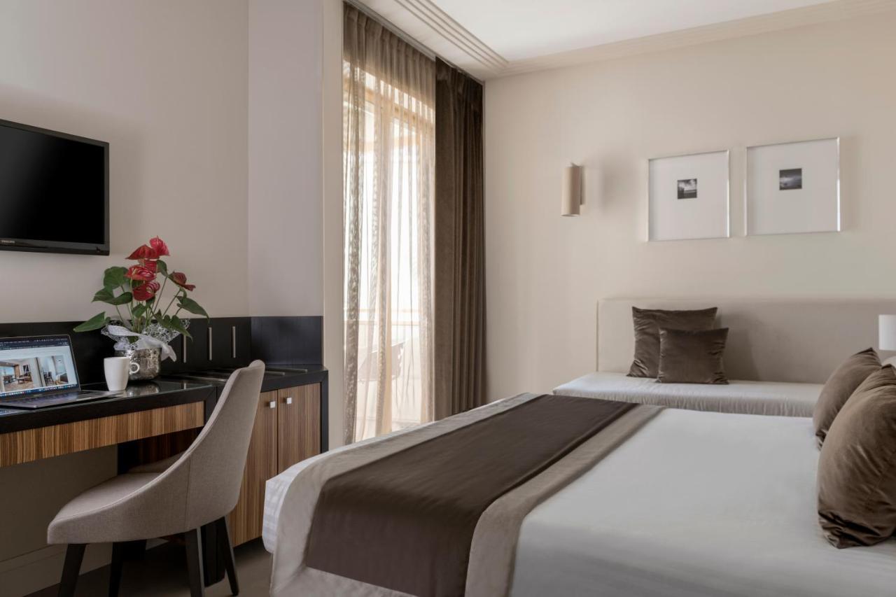 Hotel Ambasciatori Rimini Esterno foto