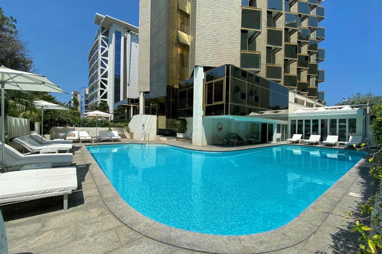 Hotel Ambasciatori Rimini Esterno foto
