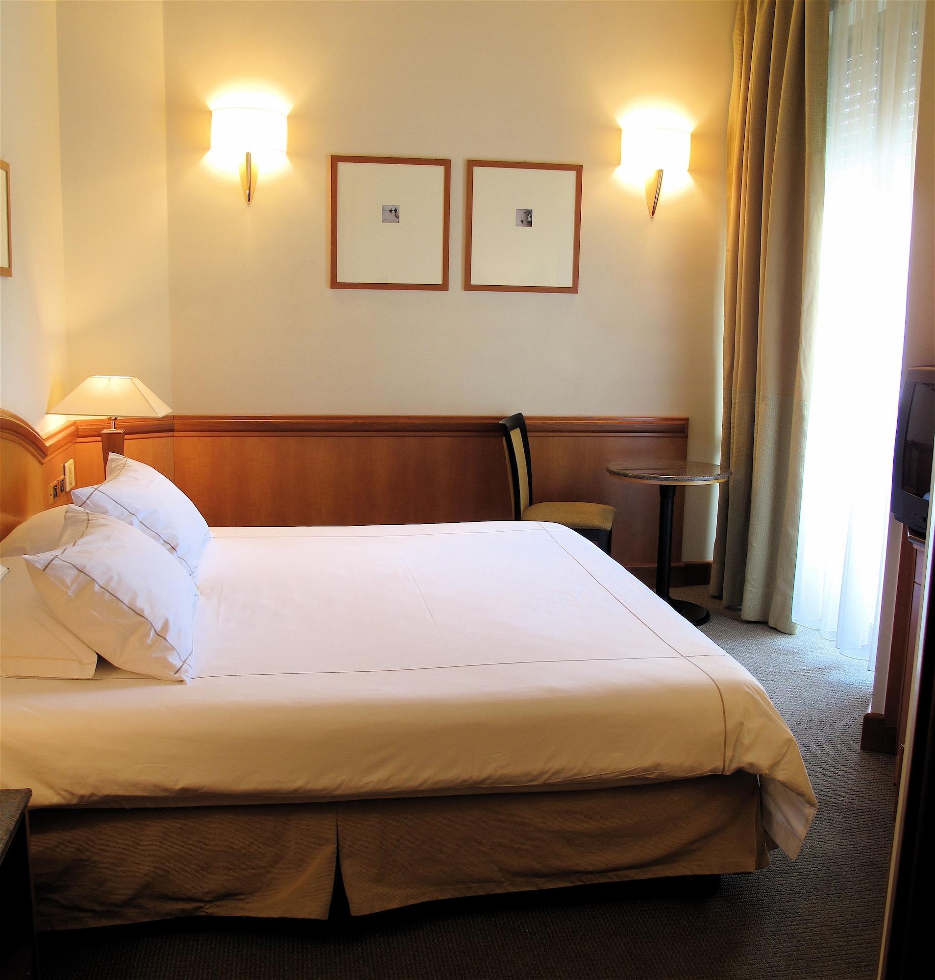 Hotel Ambasciatori Rimini Esterno foto