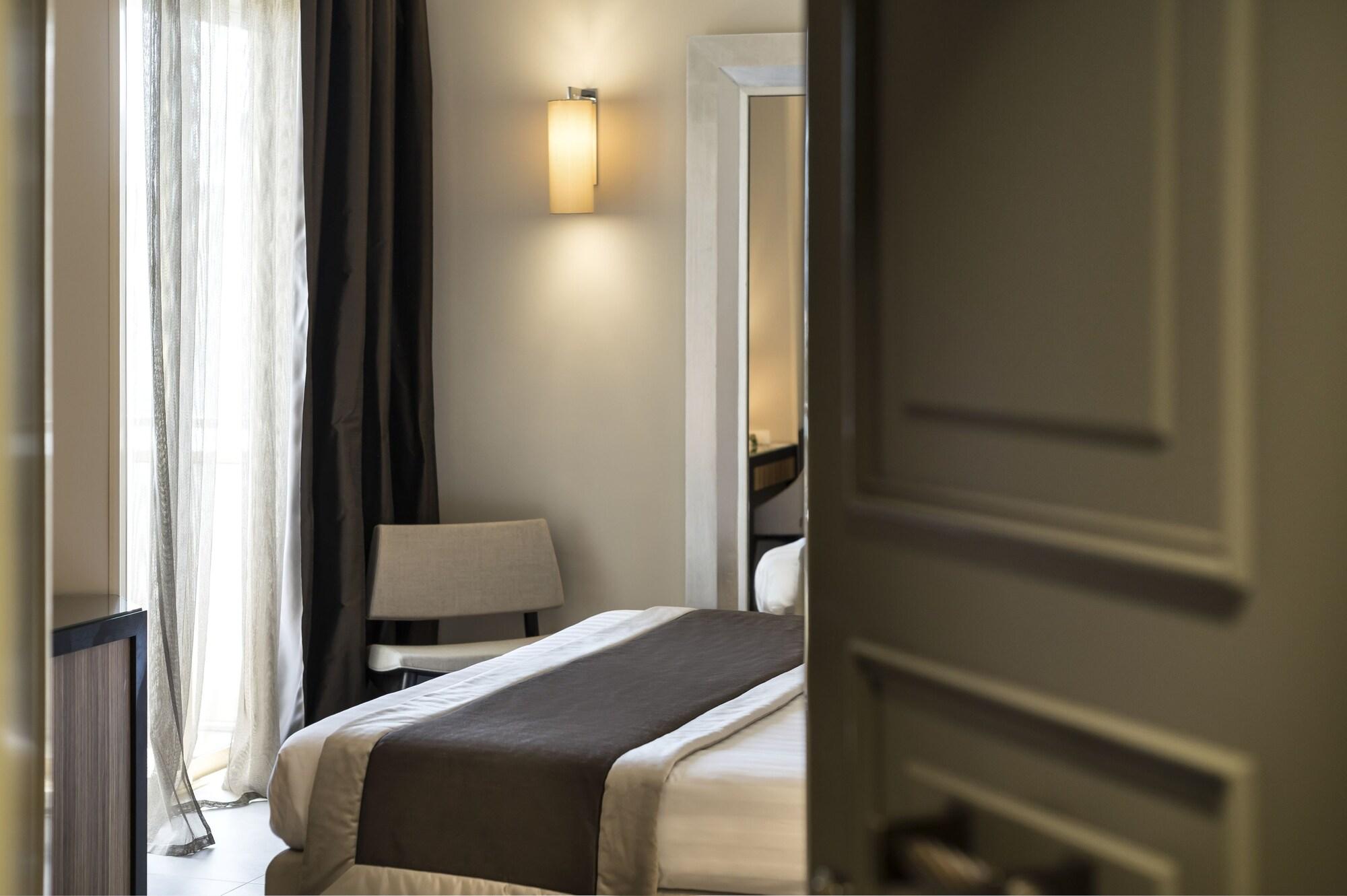 Hotel Ambasciatori Rimini Esterno foto