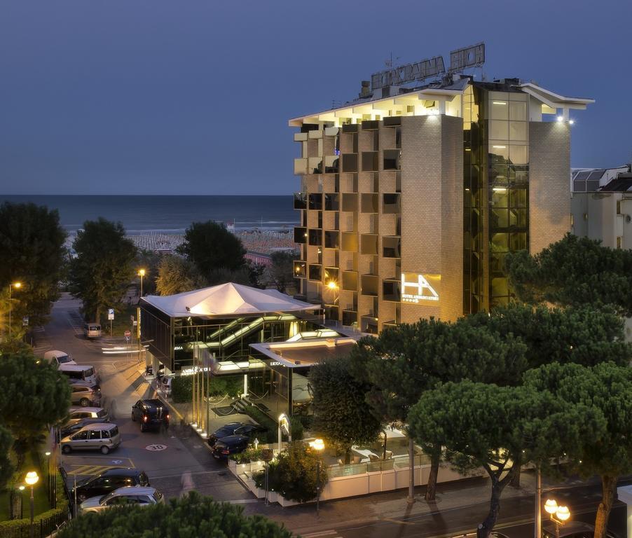 Hotel Ambasciatori Rimini Esterno foto