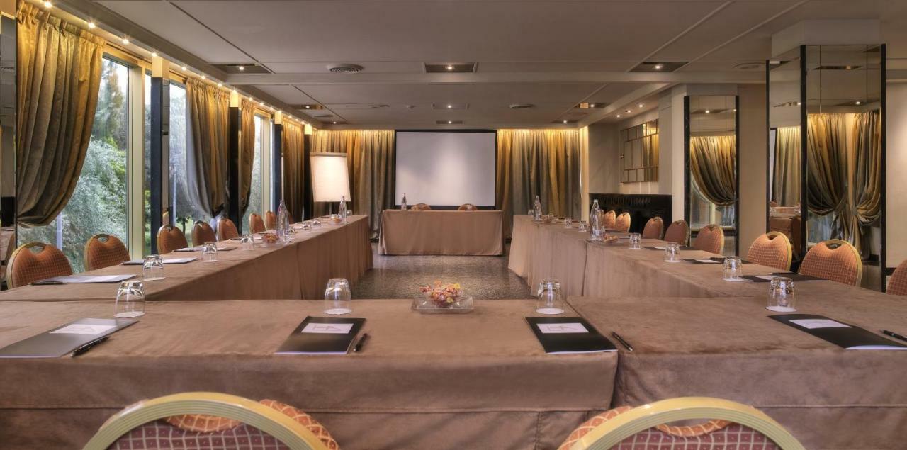 Hotel Ambasciatori Rimini Esterno foto