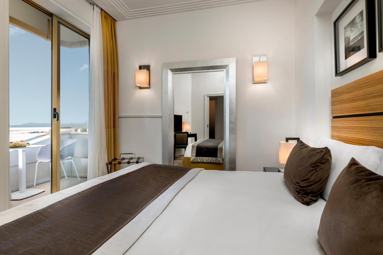 Hotel Ambasciatori Rimini Esterno foto